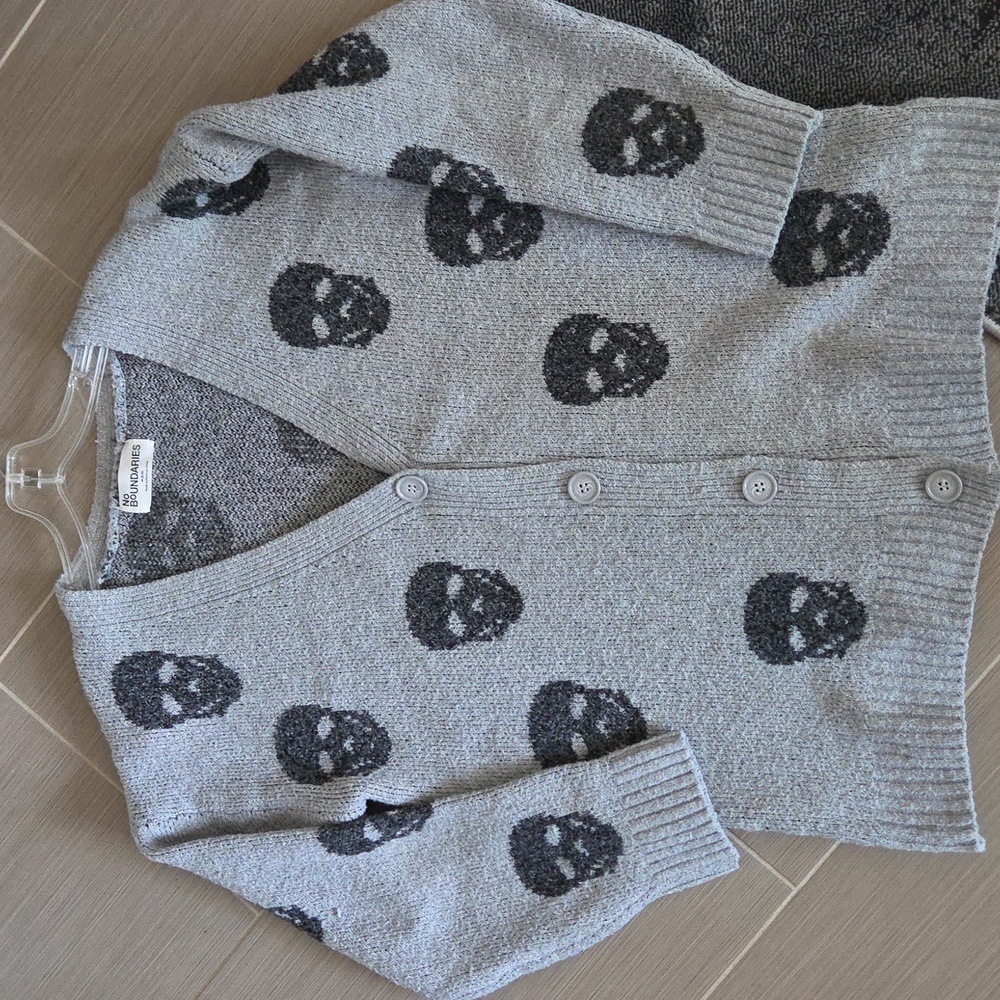 No Boundaries Skull Cardigan Sweater Gray Black Goth Halloween M